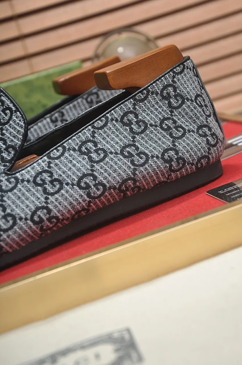 Men's men's shoes💰460💶[GUCCI Gucci] Men's wallet shoes🇮🇹Official website original 1:1 mold opening, original quality💯The upper is made of imported cowhide and Gucci original fabric➕Breathable cotton sheep lining, fine workmanship, high-end atmosphere. Has a fashionable and exemplary look. Rubber wear-resistant and anti-slip outsole. Code number: 38-44